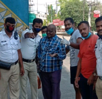 Good Samaritans in uniform 1 Screenshot_2020-04-09-12-33-24