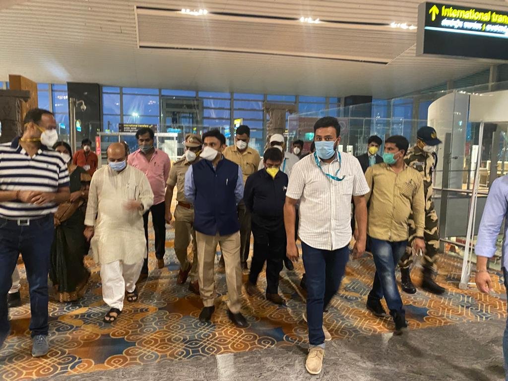 33165b39-0857-4f4c-9a40-28ff547e5b63