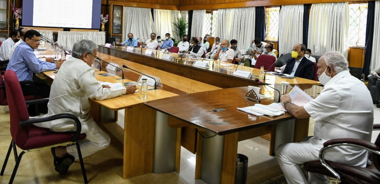 CM hints at shifting some depts to Suvarna Soudha 1 EZkRKa8WsAELPVE