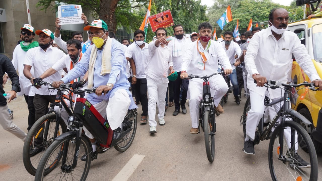 Congmen rally against fuel price hike