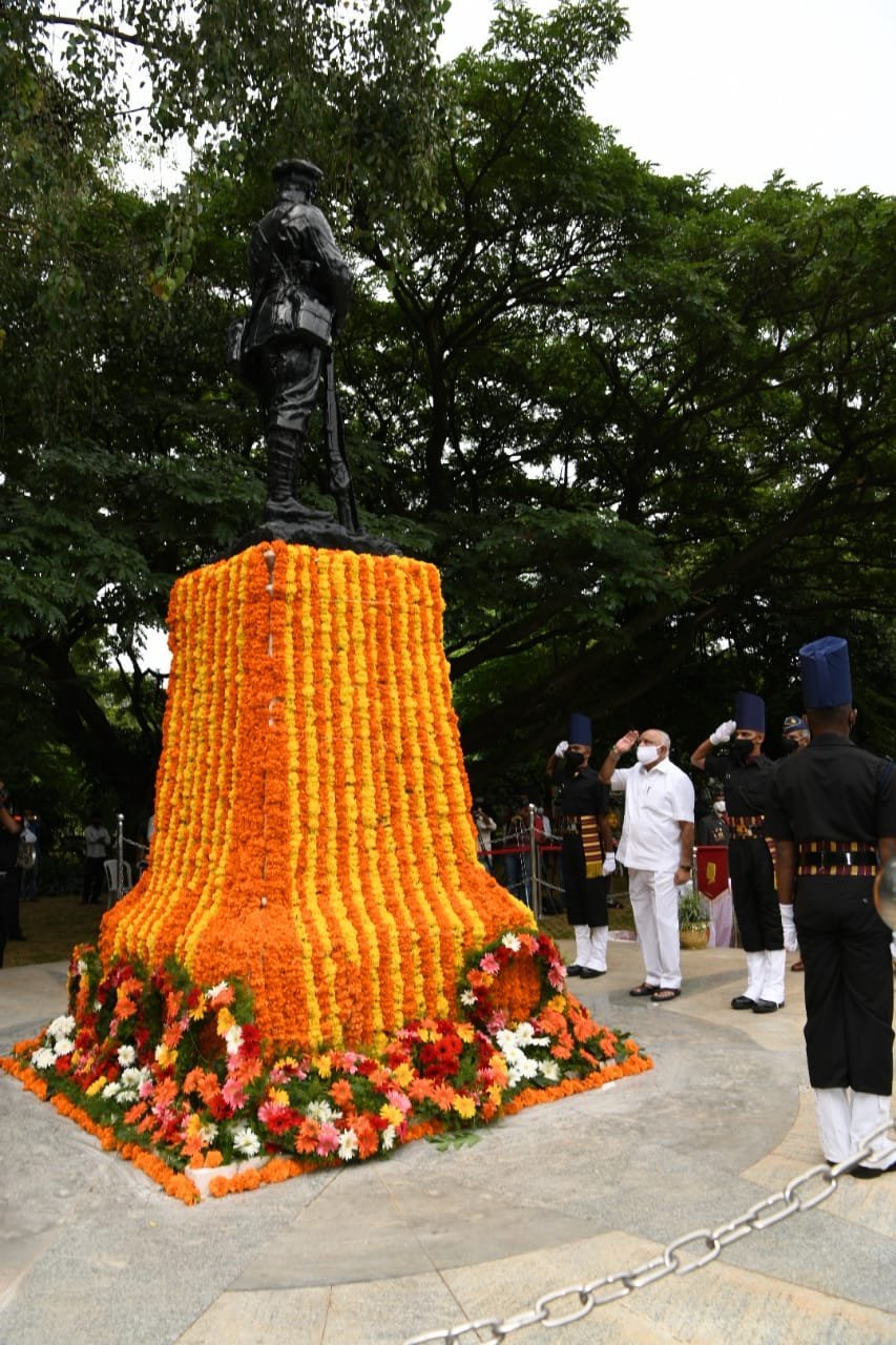 CM pays homage to Kargil martyrs 1 CM Kargil Diwas