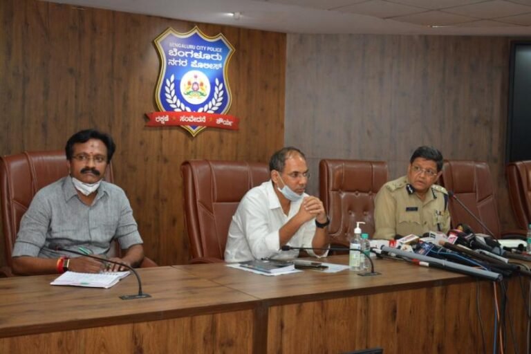Police commissioner Kamal Pant, Joint Commissioner Sandeel Patil