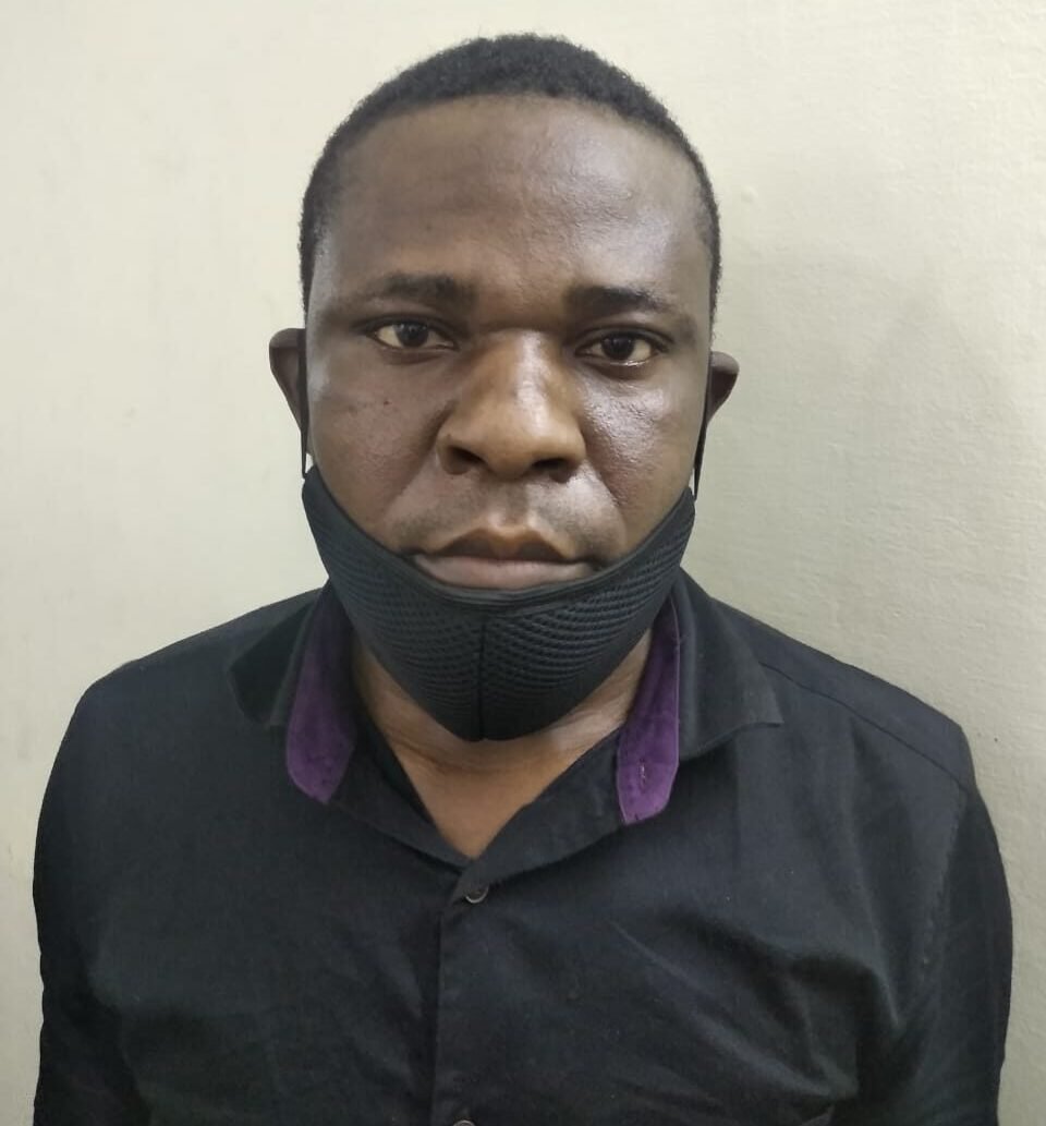 Loom Pepper Samba from Dakar city, Senegal in West Africa