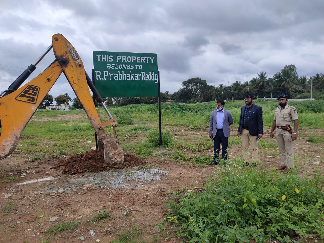 Officials recover encroached government  worth Rs 100 crore Prabhakar Reddy