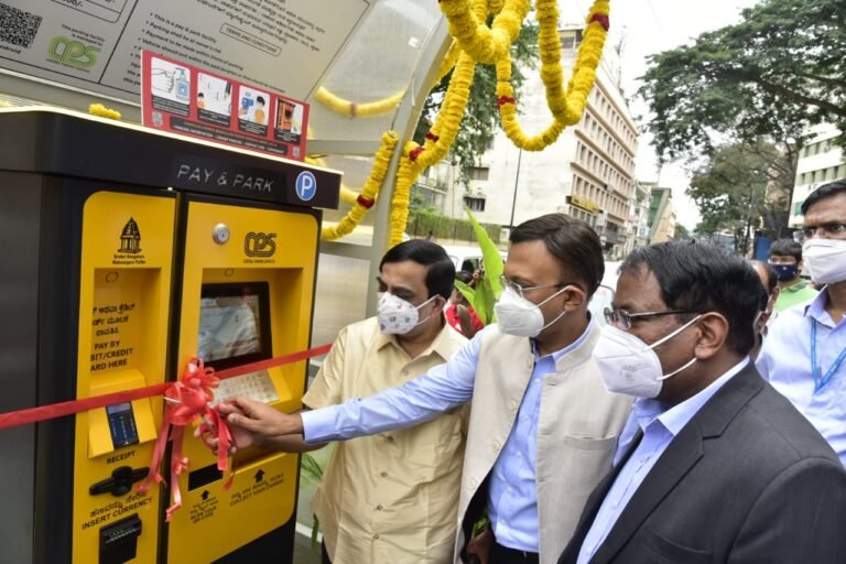 ‘Smart Parking’ scheme kicks off on Cunningham Road 87 roads in CBD will be covered, annual revenue will be Rs 31.56 crore