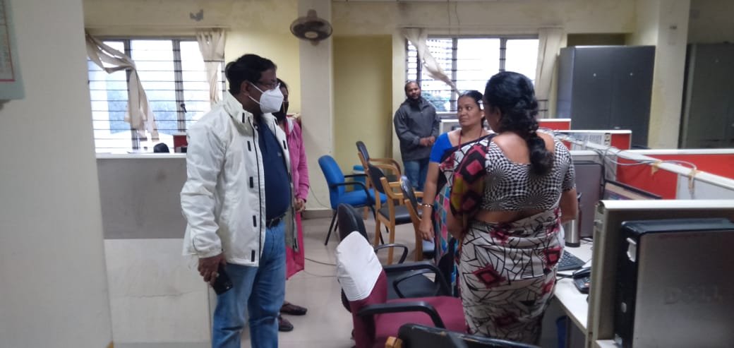 BBMP Commissioner keeps rain vigil on Sunday, fellow-IAS officers snooze! Administrator’s alert to officers’ WhatsApp group falls on ‘siesta’ ears