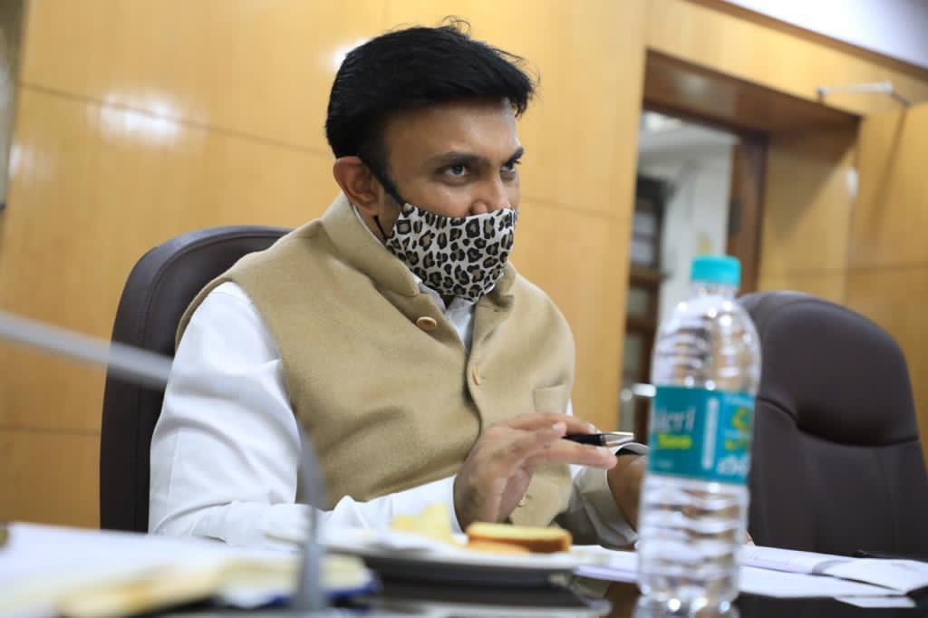 Guard against dengue, chikungunya, Covid: Minister Sudhakar calls for clean water, nutritious food at flood relief camps