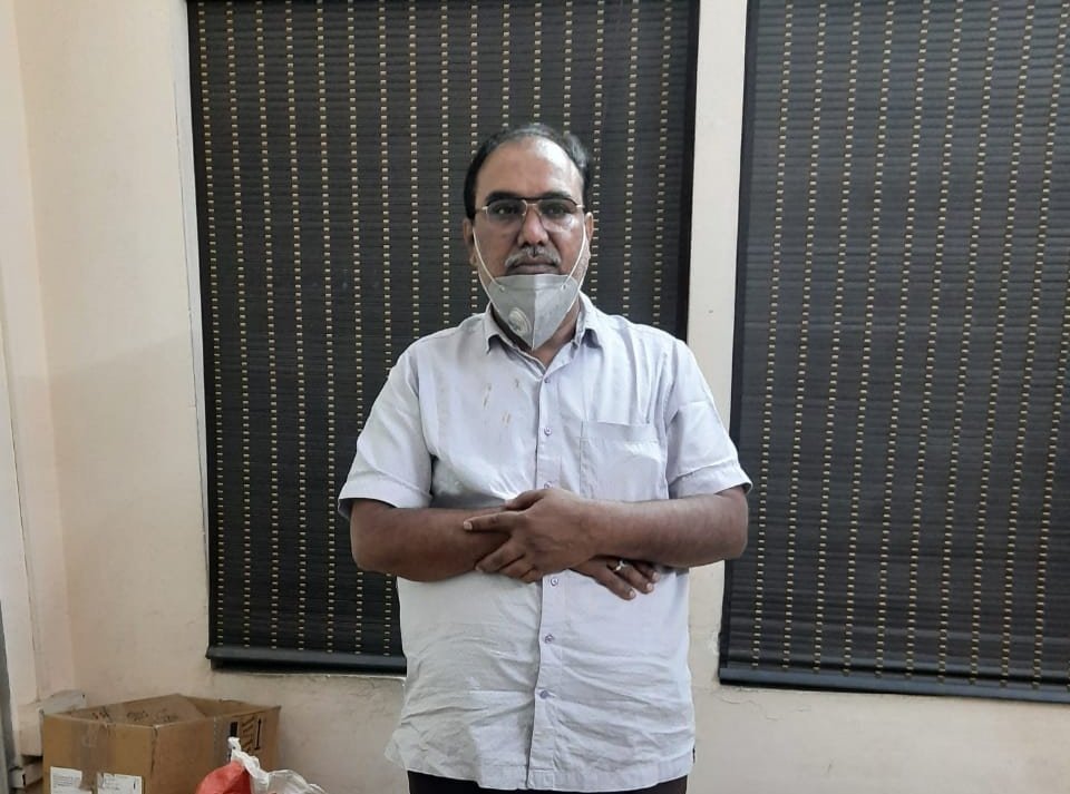 Havala trader in CCB net Sleuths seize Rs 28 lakh & cash counting machine