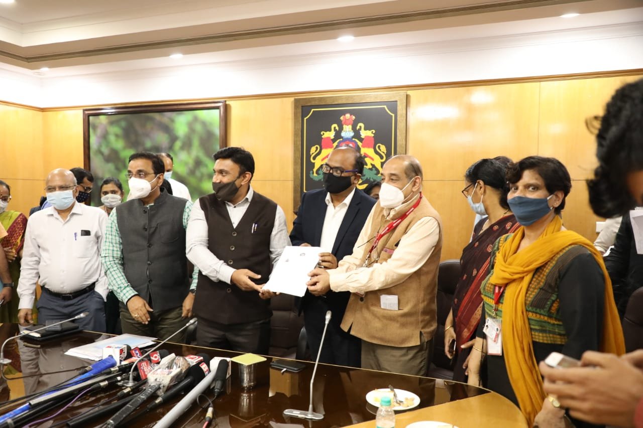 Nearly 2 crore people in Karnataka were COVID-19 infected, says govt survey 1 Nearly 2 crore people in Karnataka were COVID-19 infected, says govt survey