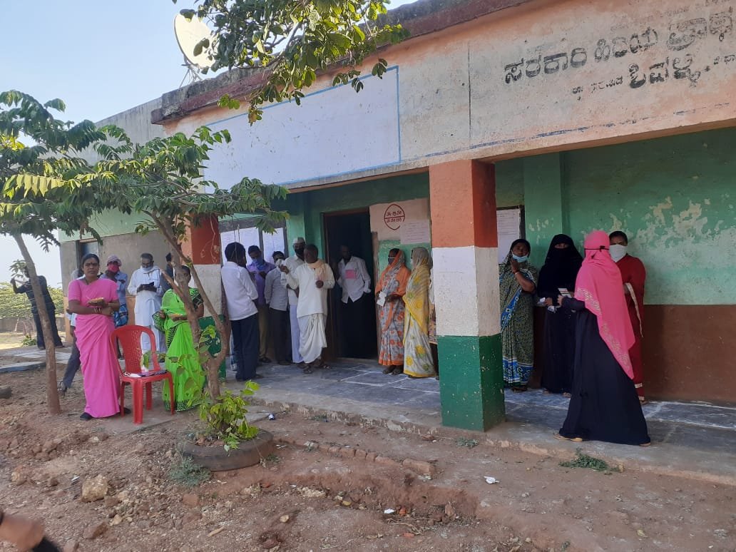 Karnataka Gram Panchayat polls: counting of votes tomorrow 1 Gram panchayant voting