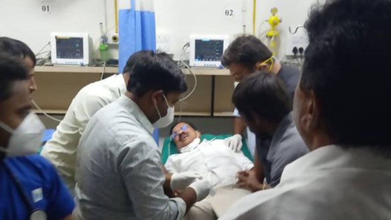 D.V.-Sadananda-gowda admitted to hospital