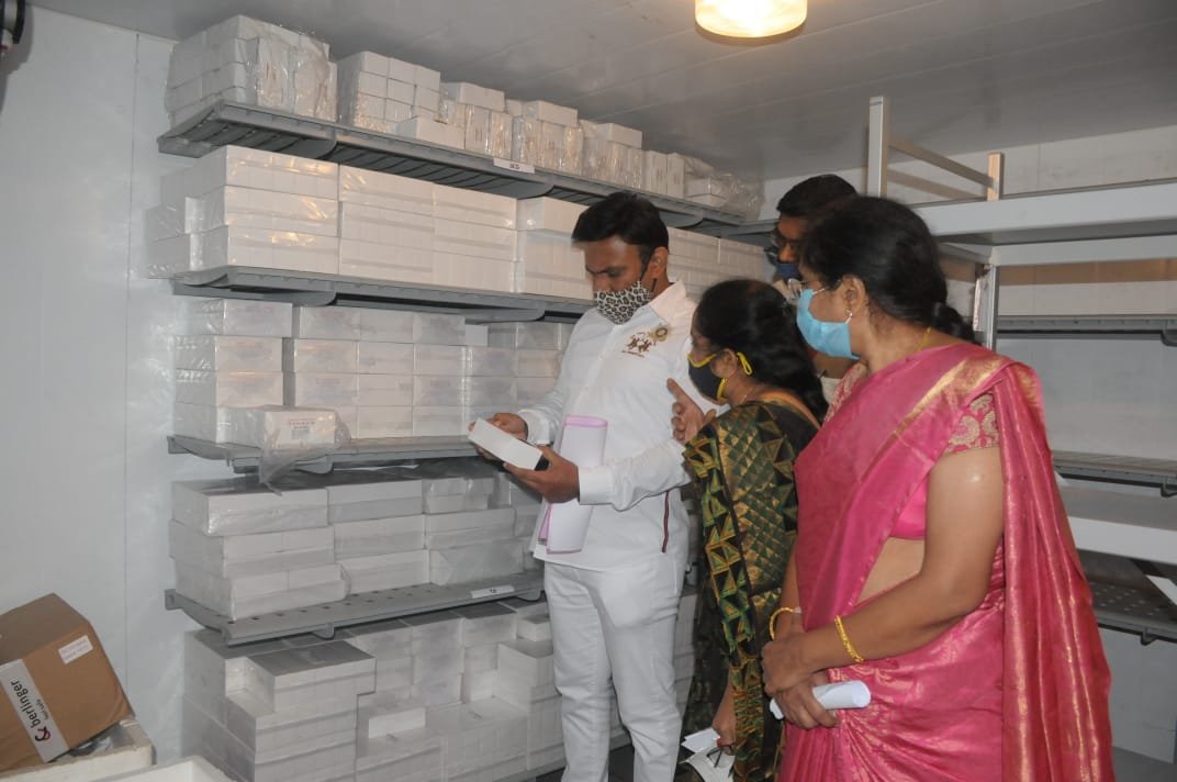 Karnataka received 15 lakh additional doses of COVID-19 vaccine 1 Sudhakar at covid vaccination storage center