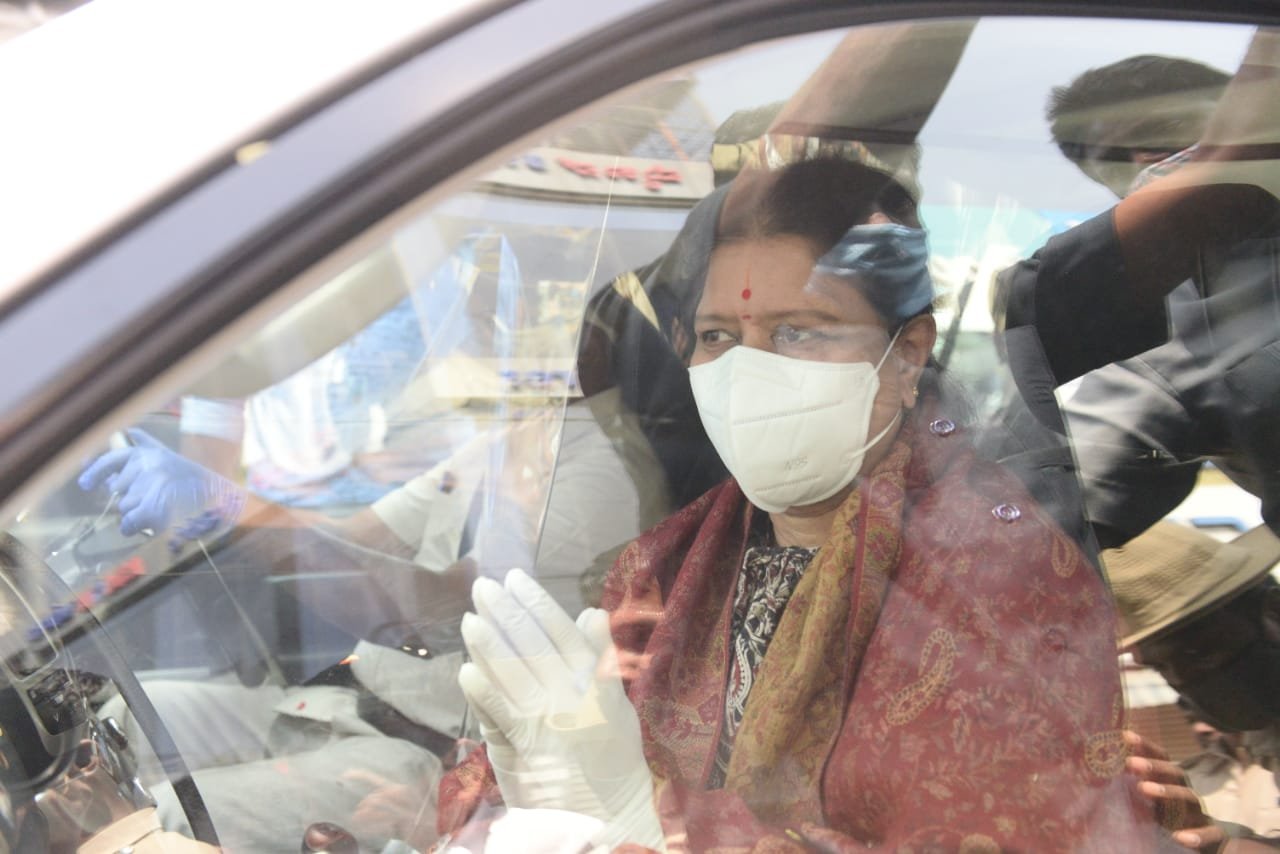 Sasikala discharged from hospital, to recuperate in Bengaluru for a week