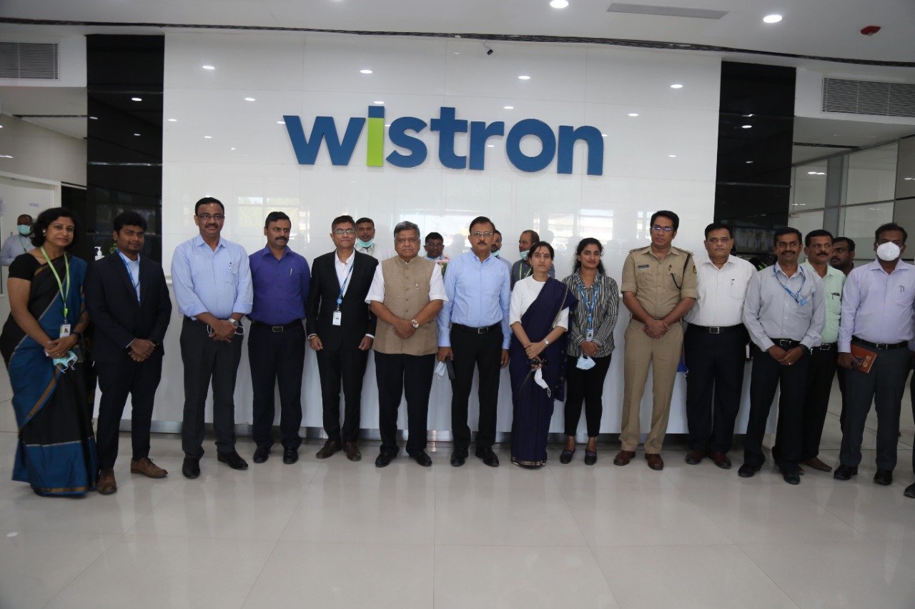 Industry Minister Jagadish Shettar visits Wistron Company