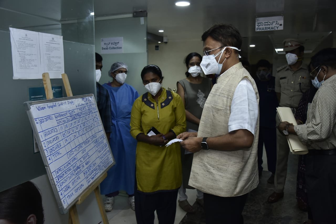 BBMP Chief Commissioner Gaurav Gupta visits Vikram Hospital second time; issues notice again2