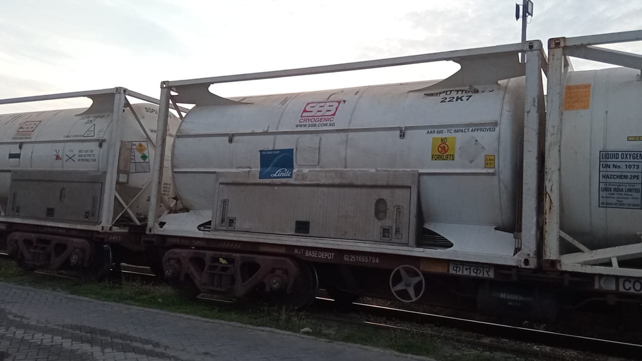 Two more Oxygen Express trains carrying 238.5 tonnes LMO reaches Bengaluru