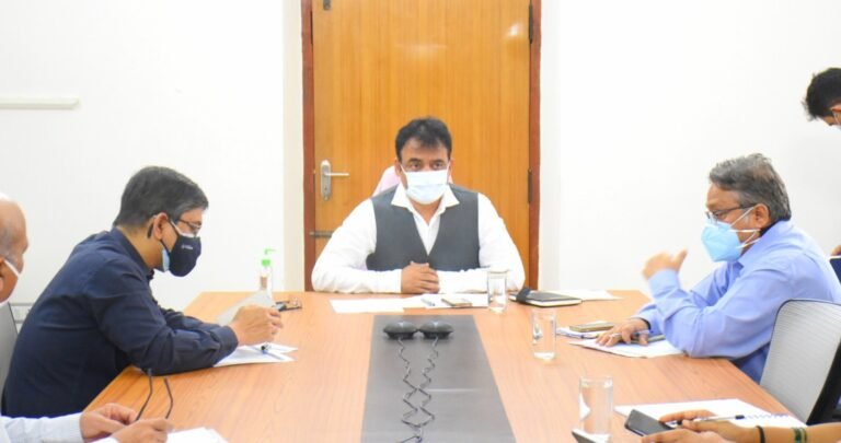 Karnataka to buy 2 crore Covid vaccines from abroad DCM2