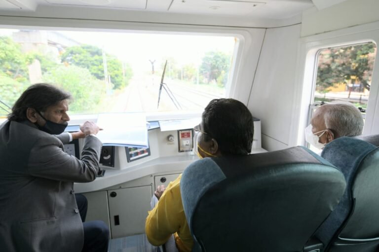 Karnataka CM does recce of Bengaluru suburban rail work 9 Karnataka CM inspects Sub-Urban rail project in Bengaluru5 - Copy