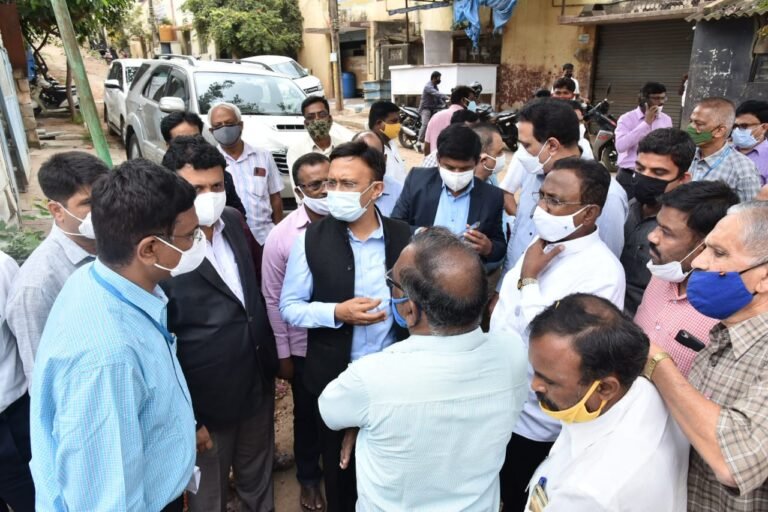 Fix Peenya infra issues at earliest, BBMP chief orders officials