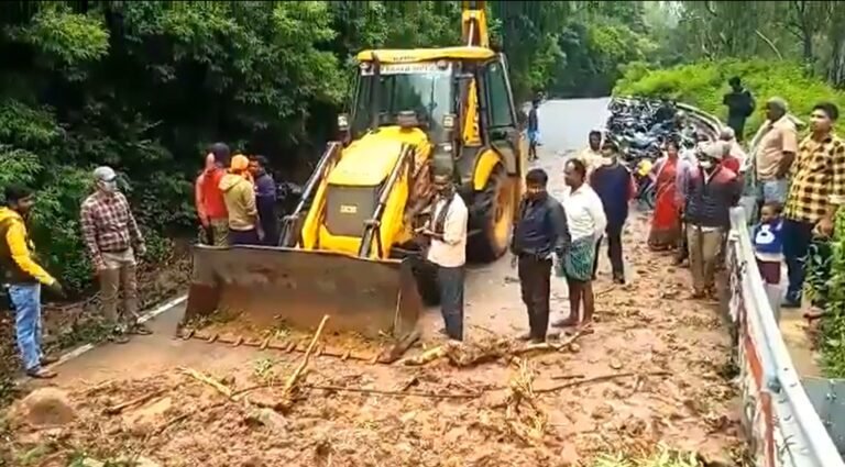 Landslide cuts access to Nandi Hills 7 Landslide cuts access to Nandi Hills