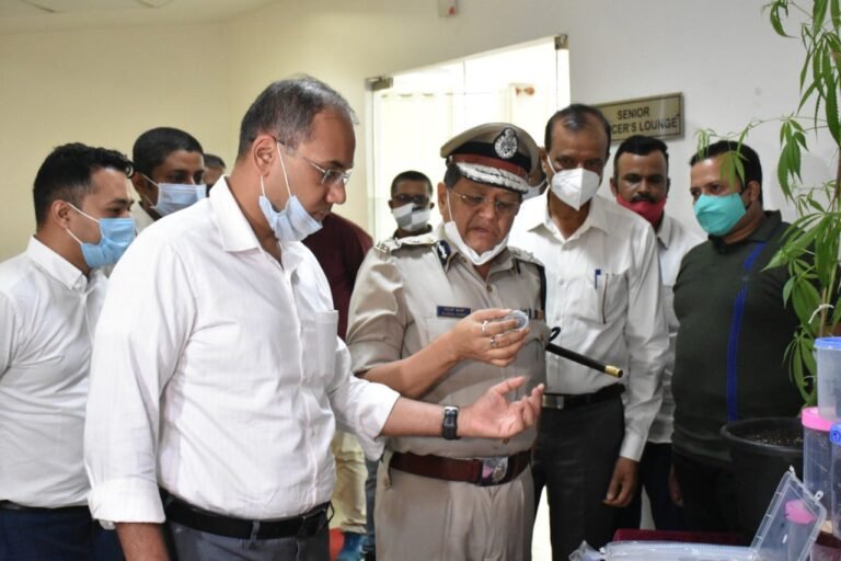 Police seize drugs worth Rs six crore; five including Nigerian national held