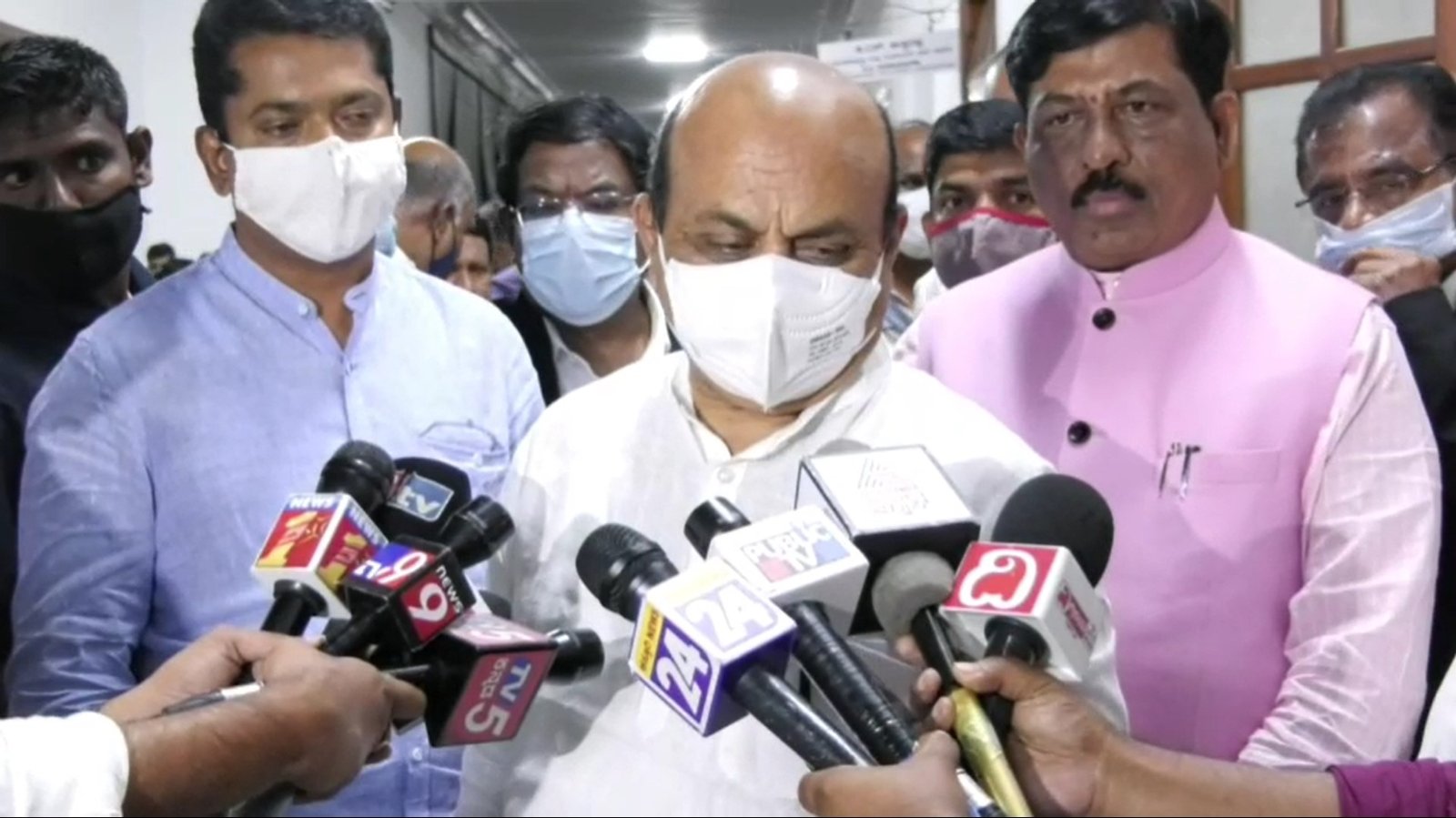 Don’t raze roadside temples in a hurry: Karnataka CM to officials