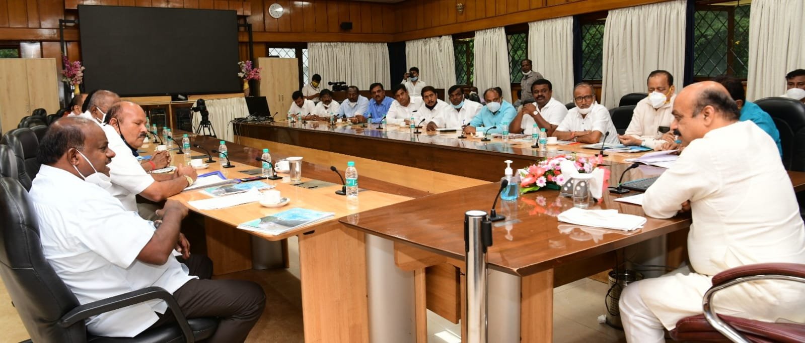 H D Kumaraswamy led JD(S) delegation meets Karnataka CM