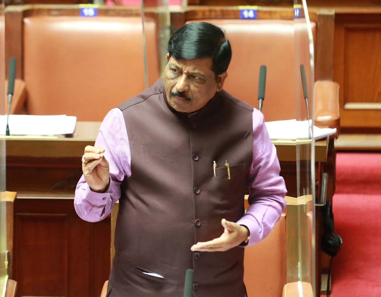 ‘Burkha woman’ hijacks Karnataka Minister’s Twitter account!