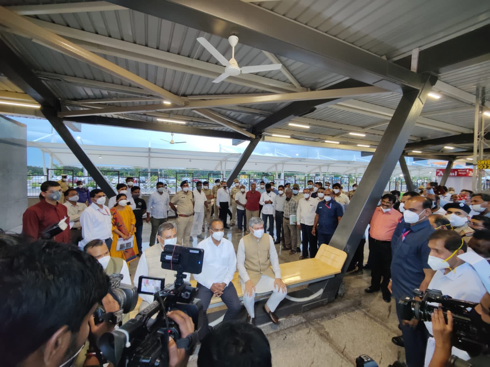 Visvesvaraya terminal to be benchmark for future stations: Railway Minister 1 Visvesvaraya terminal to be benchmark for future stations: Railway Minister
