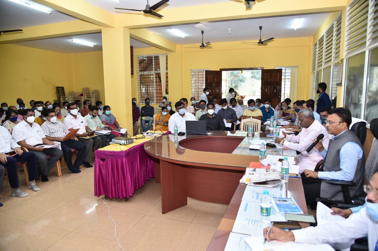 BBMP chief orders quick road repairs in Yeshwanthpur 1 BBMP chief orders quick road repairs in Yeshwanthpur