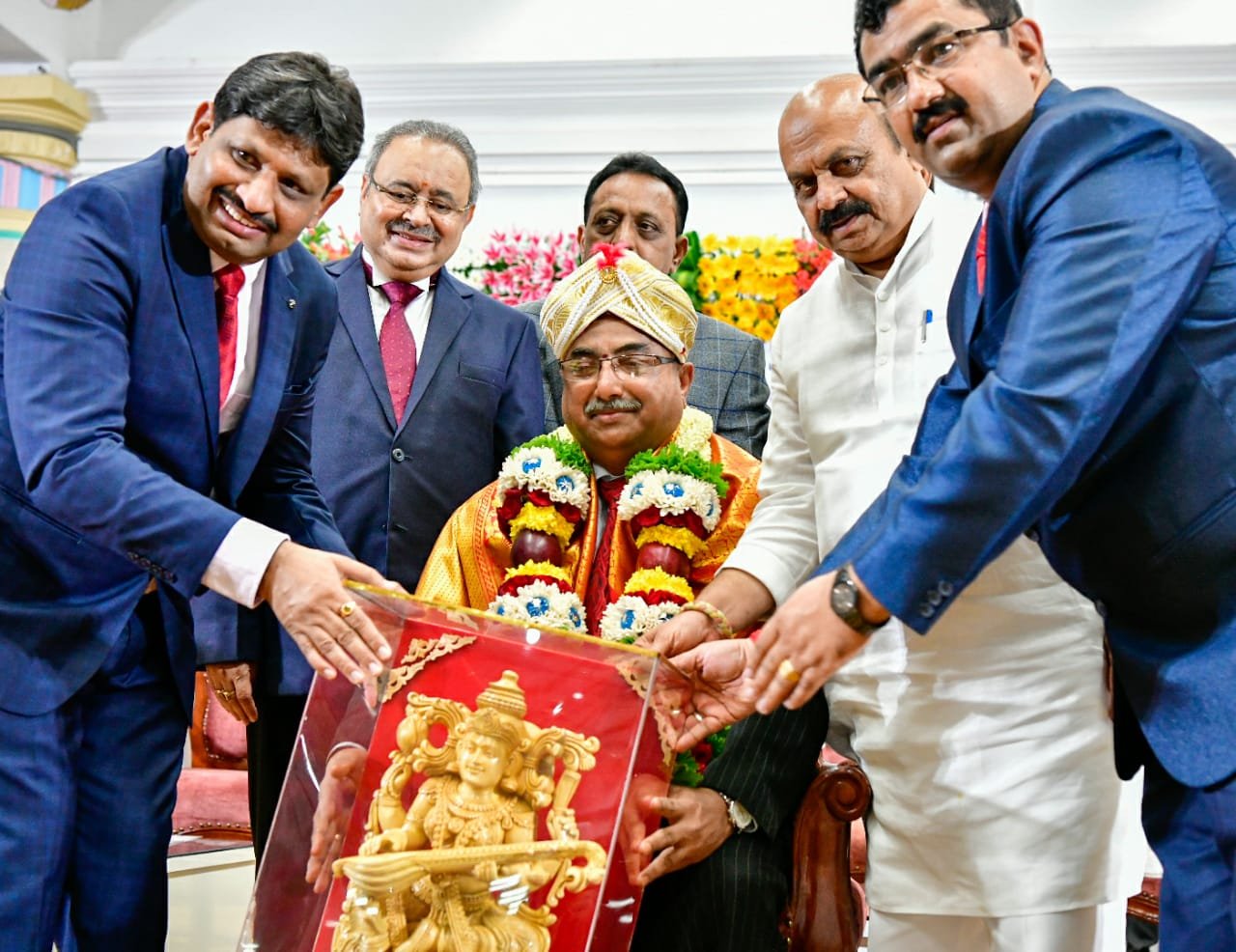 Bommai to attend CMs' meet chaired by Amit Shah 1 CM bommai felicitates Gujrat Chief Justice1