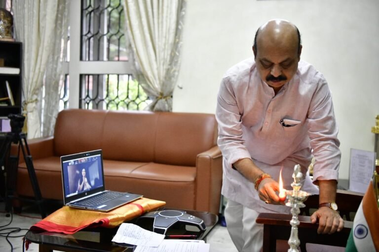 CM asks Kannadigas in USA to convince investors to set up industries in Karnataka