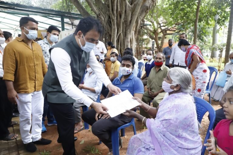 Karnataka Minister launches doorstep citizen services in Malleswaram