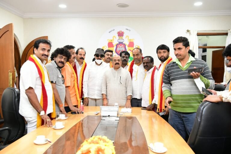 Pro-Kannada organisations withdraw tomorrow's Karnataka bandh 10 Pro-Kannada organisations withdraw tomorrow's Karnataka bandh