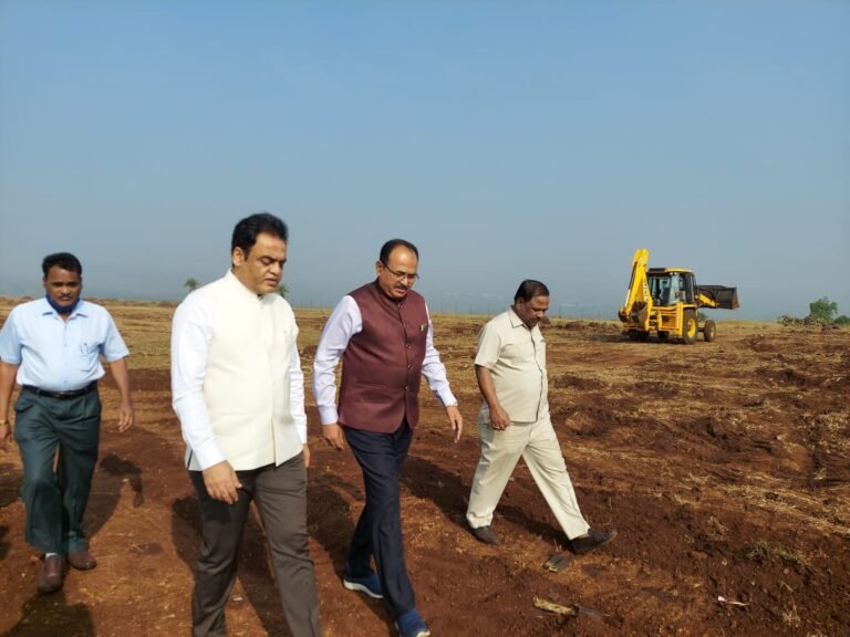 Karnataka Minister inspects site for Rani Chennamma varsity 2 Karnataka Minister inspects site for Rani Chennamma varsity