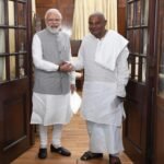 Modi Gowda bonhomie heightens buzz around BJP JDS poll pact in Karnataka