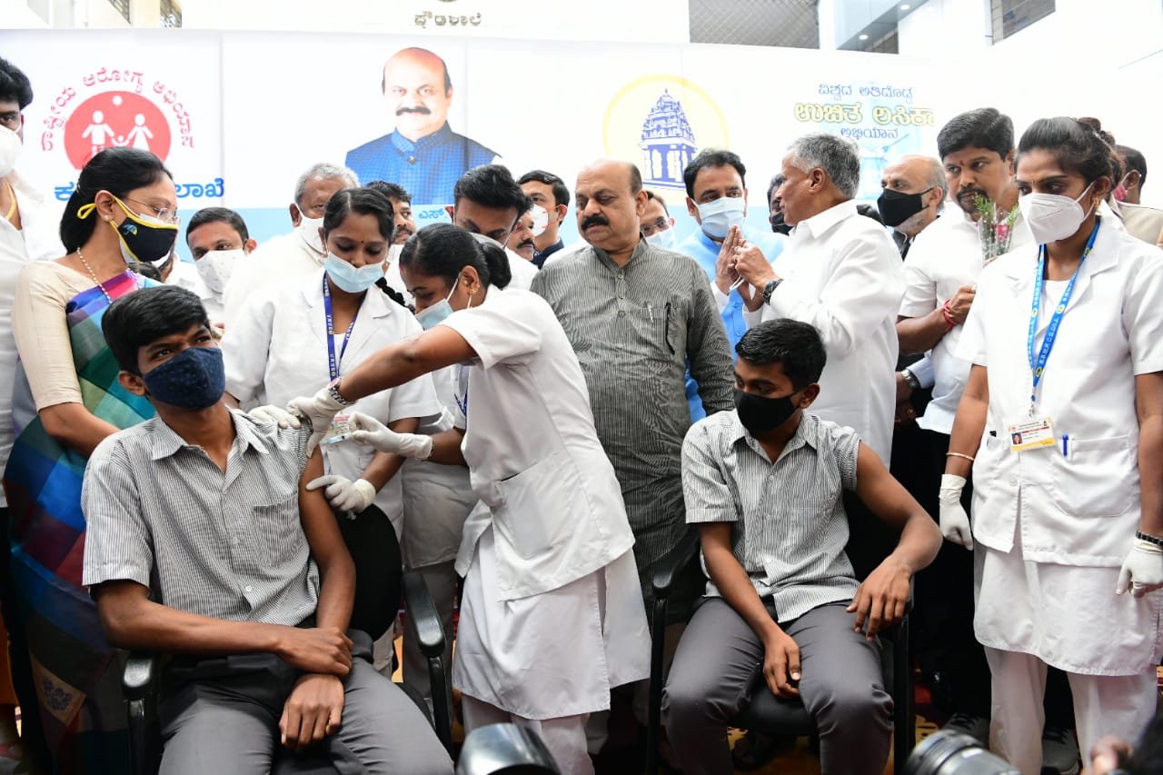 Vaccination for adolescents between 15-18 rolled out in Karnataka 1 Vaccination for adolescents between 15-18 rolled out in Karnataka