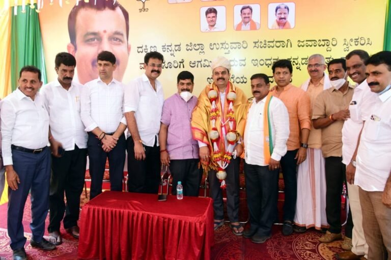 Temples in Karnataka will be freed from government control: Minister 2 Temples in Karnataka will be provided autonomous status and freed from the control of the government, state Minister for Energy, Kannada and Culture V Sunil Kumar said on Friday.