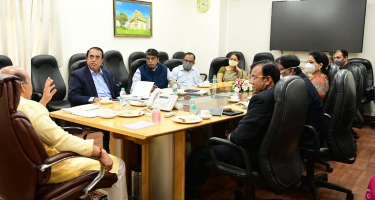 CM stresses self-sustenance of Karnataka road transport corporations 1 CM stresses self-sustenance of Karnataka road transport corporations
