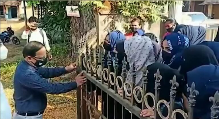Hijab-clad students denied entry again to college in Karnataka