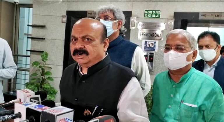 'Hijab' row hots up, CM appeals for peace 4 'Hijab' row hots up, CM appeals for peace