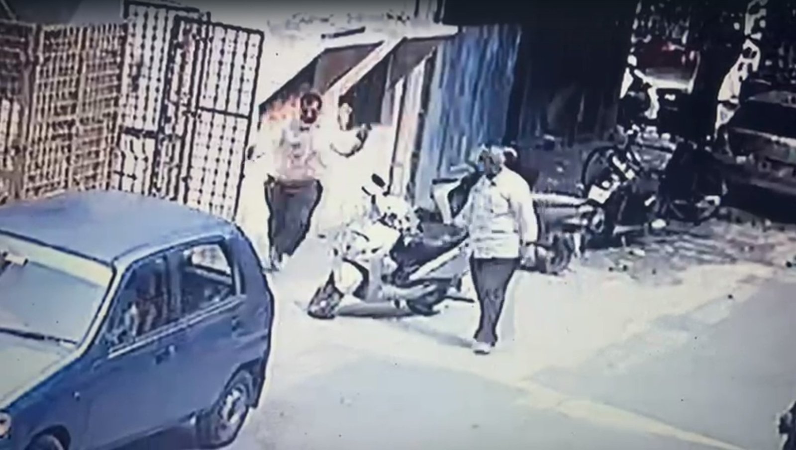 A man, whose father had allegedly set him on fire a week ago in the middle of the road in the city in the broad daylight, succumbed to his burn injuries in a hospital on Thursday.