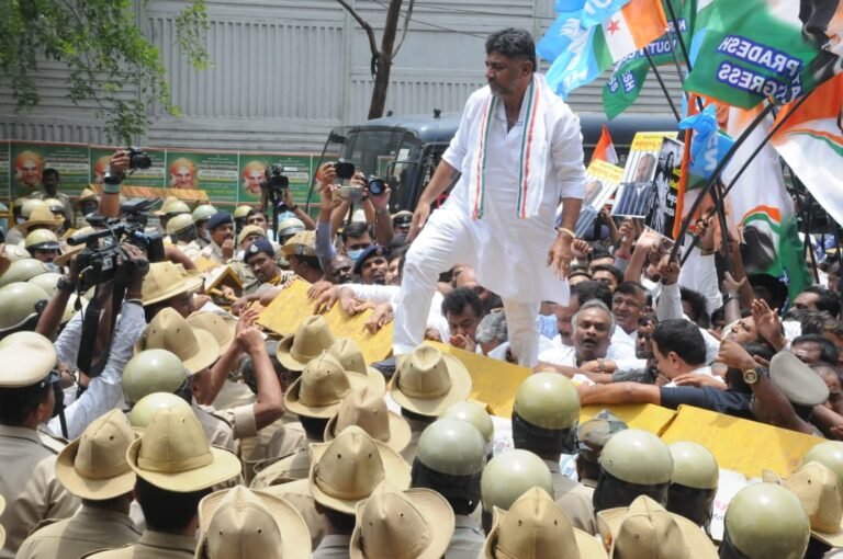 Contractor death: Siddaramaiah, Surjewala others court arrest demanding Minister's arrest and dismissal