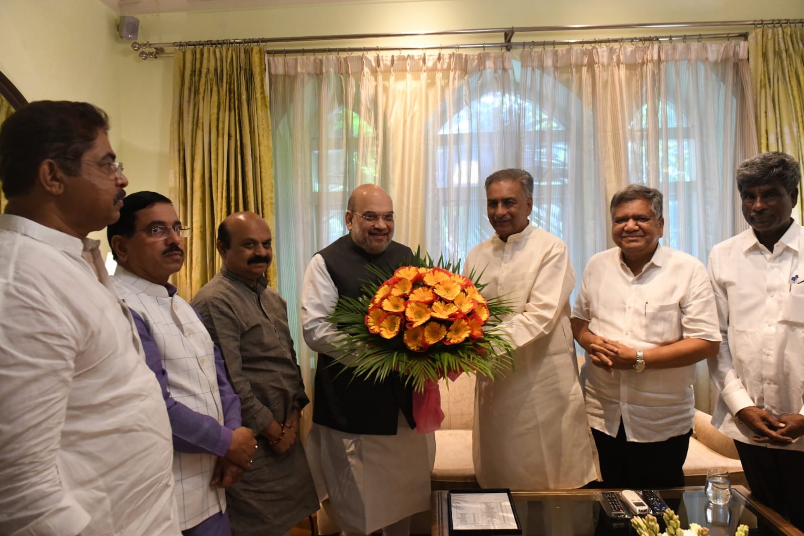 Karnataka Legislative Council Chairman Basavaraj Horatti meets Amit Shah, to join BJP soon 1 Karnataka Legislative Council Chairman Basavaraj Horatti meets Amit Shah, to join BJP soon