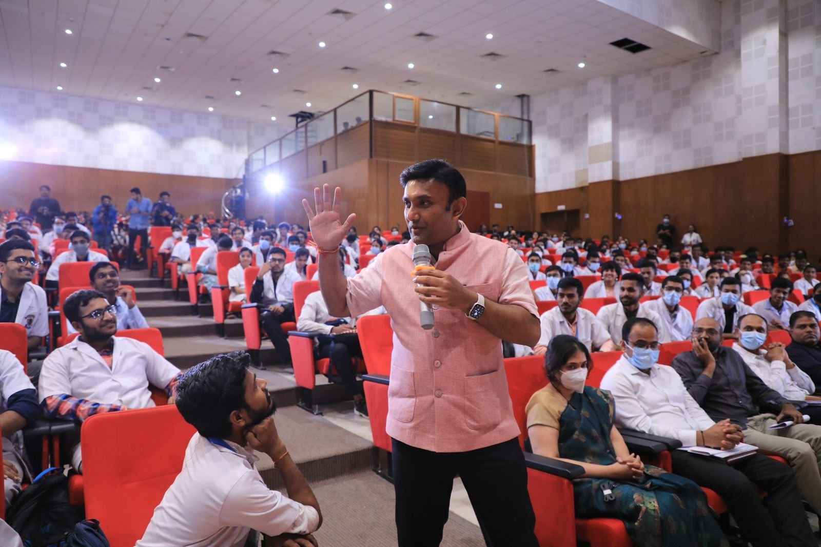 Minister Sudhakar interacts with medicos at BMCRI