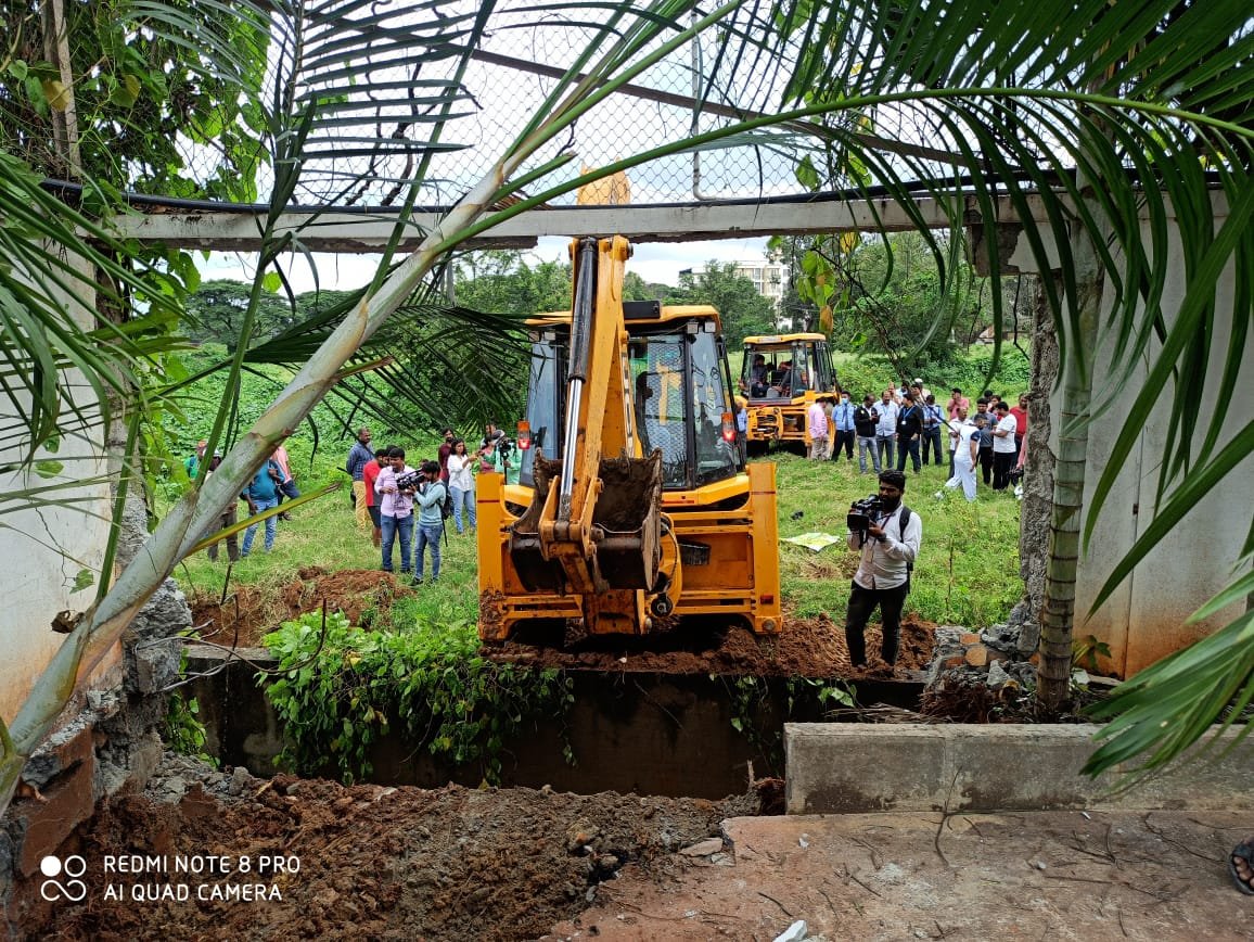 Bengaluru civic body intensifies demolition drive; govt promises time-bound completion of SWDs 1 BBMP encroachmnet removal at Mahadevapura