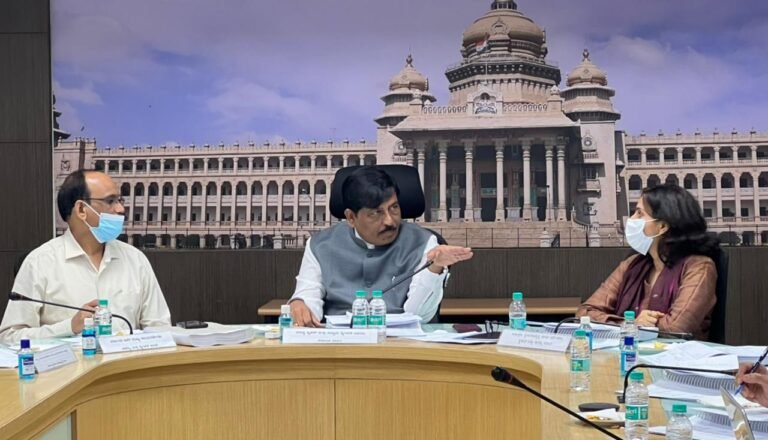 The State Level Single Window Clearance Committee (SLSWCC) headed by the Large and medium industries minister Dr Murugesh R Nirani on Saturday evening cleared a total of 53 investment proposals worth Rs 2,750.55 crore promising 8,619 jobs.