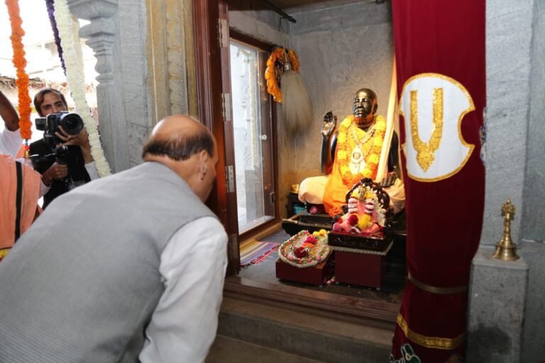 India never favours war, violence Rajnath