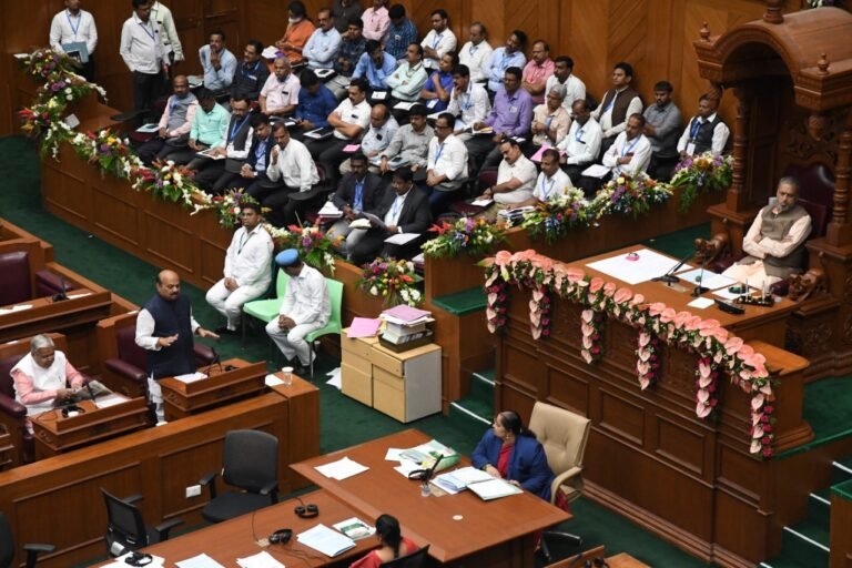 Karnataka legislature to pass resolution: Not an inch of land will be given to Maharashtra 5 Karnataka legislature to pass resolution Not an inch of land will be given to Maharashtra Bommai