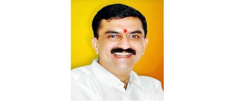 Border row: Maha will have to rethink about water supply to K'taka if irresponsible remarks continue, says minister Desai 8 Maharashtrea Minister Shambhuraj Desai